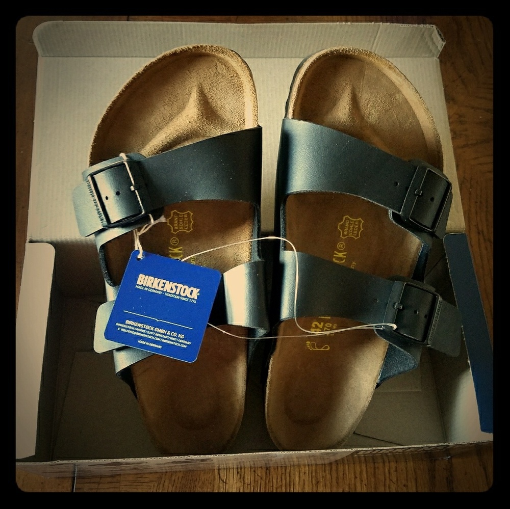Birkenstock Arizona Sandal- Black (Size 42R)$FIRM$
